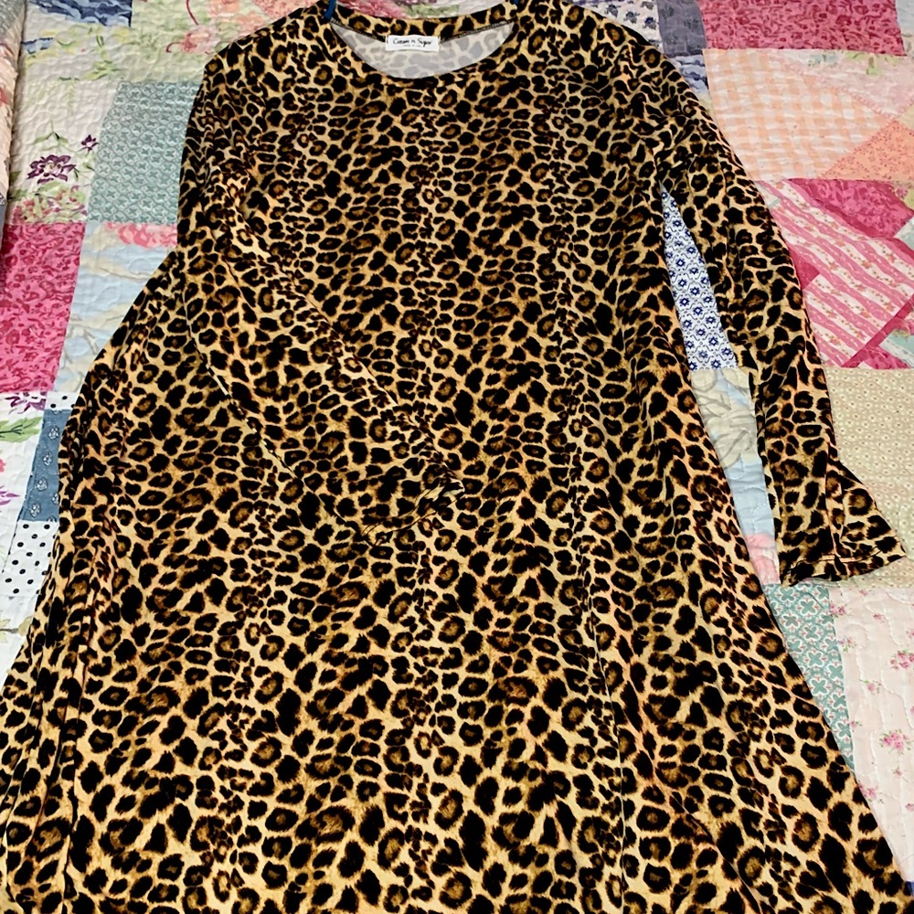 Size small boutique dress!! 🖤🤎